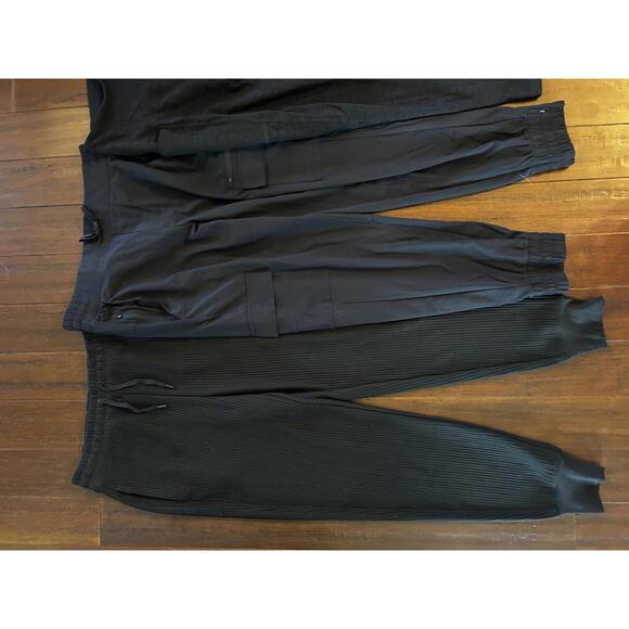 Set of Women's Joggers in Black and Gray - Picture 4 of 8